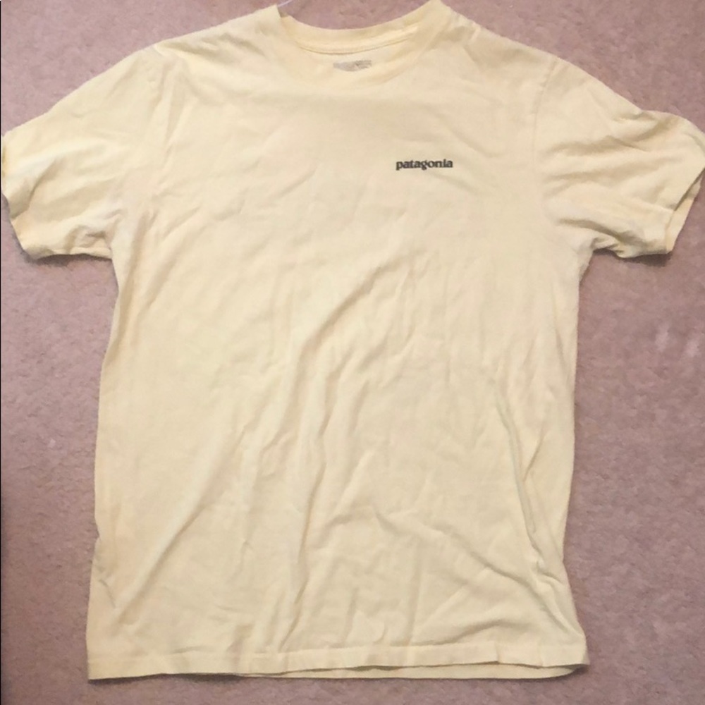 Patagonia Regular Fit Yellow Logo T-shirt (Medium)